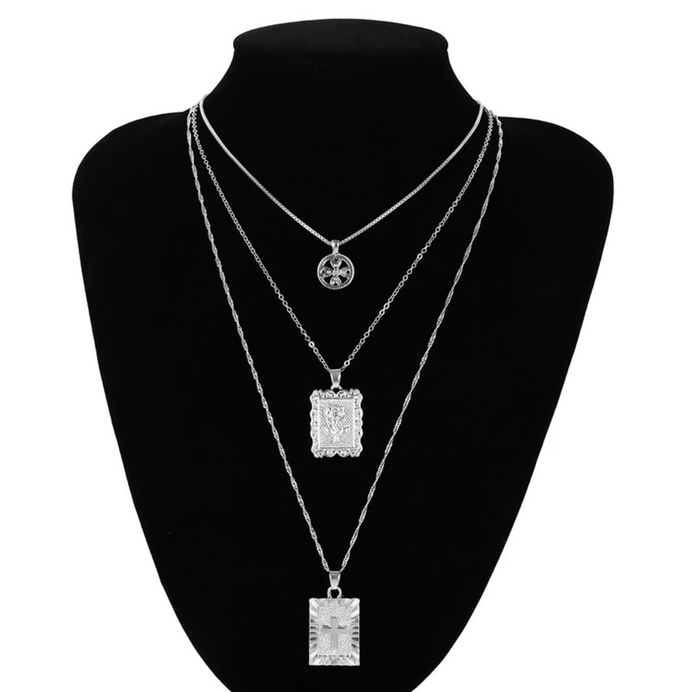 NWT trendy three layered silver necklace - Picture 3 of 3